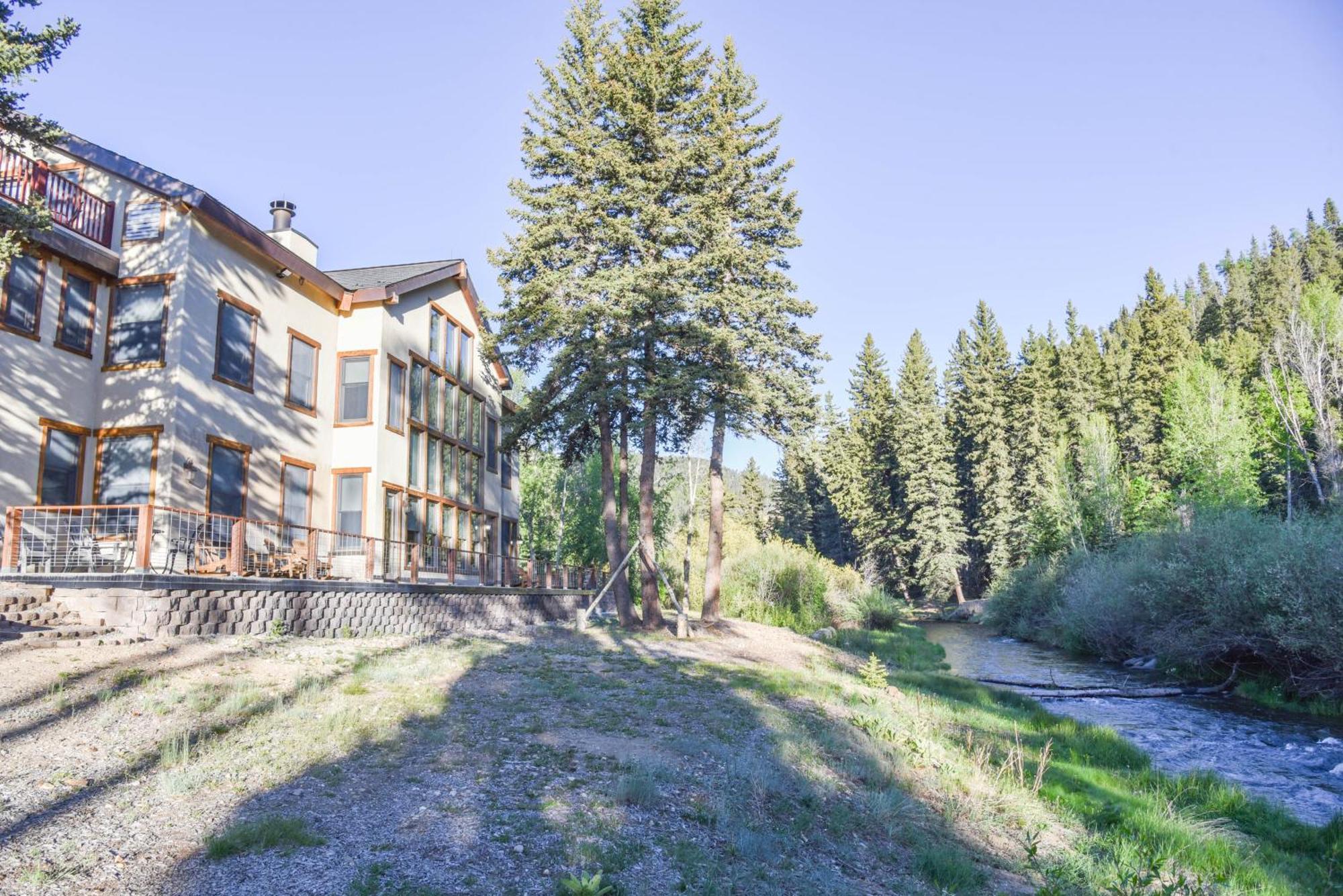 River Lyric Lodge - Formerly Double Dog Red River Exterior foto